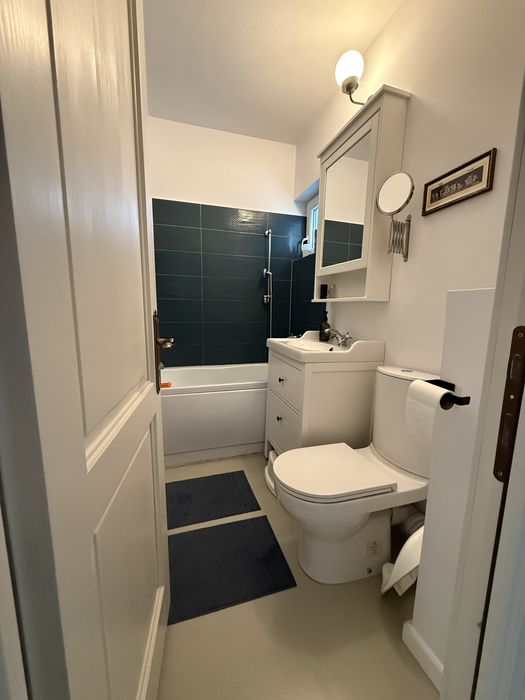 Inchiriez apartament 2 camere, central, bv Dacia