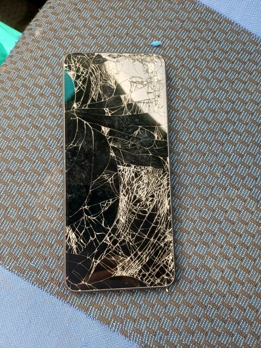 Xiaomi Redmi A3 cu display spart. Nu stiu nimic despre el. Pentru pies