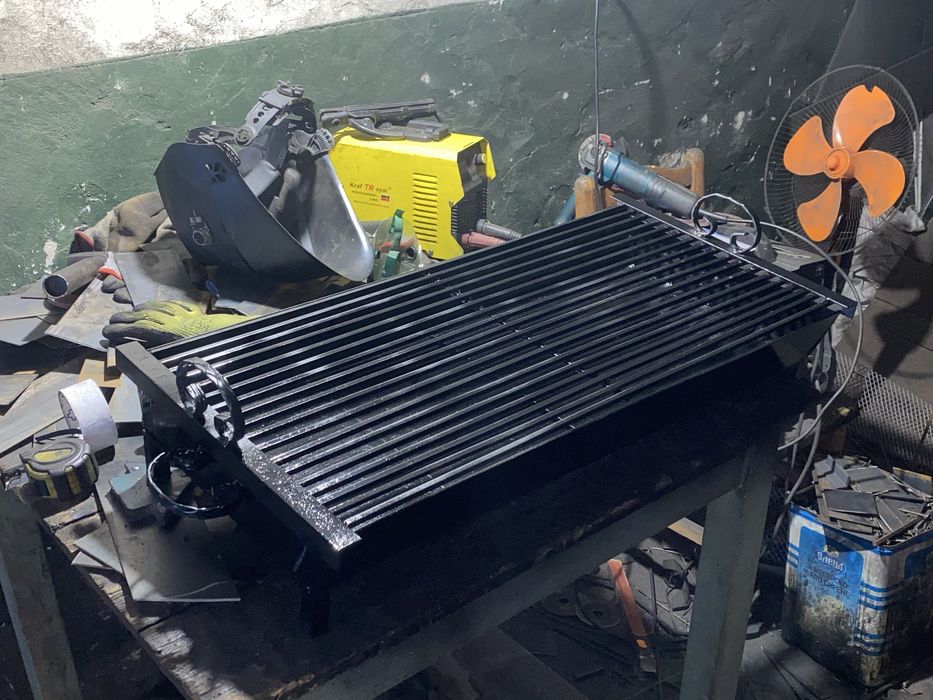 Масивни здрави 3 4 мм дебелина. Барбекюта на дървени въглища