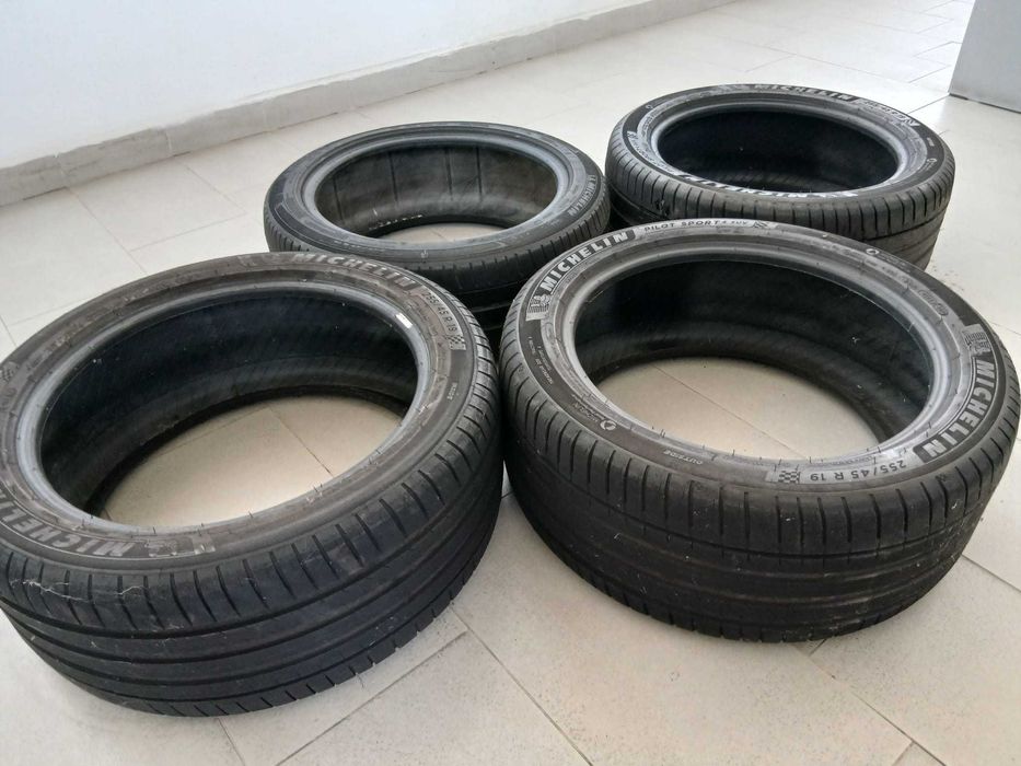 Set anvelope 2x MICHELIN 255/45 R19 vara PILOT SPORT 4 SUV  cu 2x MICHELIN 245/45 R19 PRIMACY 3 vara