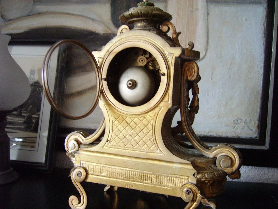 Античен френски каминен часовник и Каминен мраморен часовник