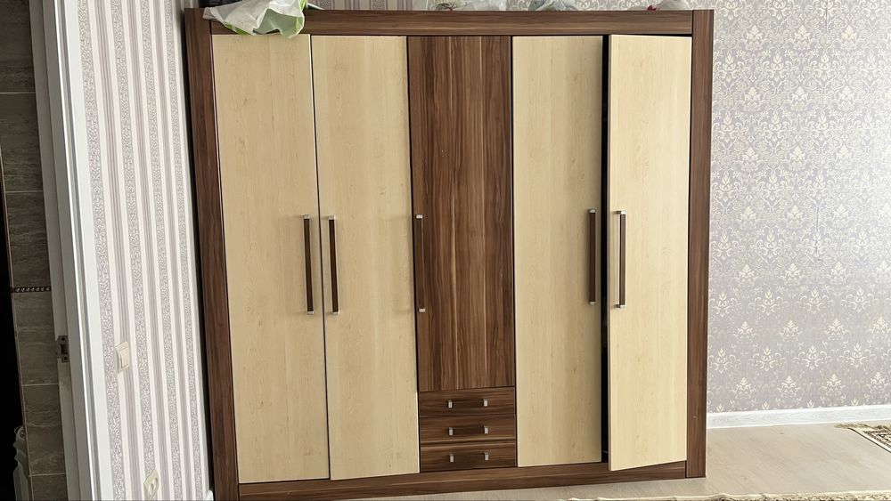 Плательный 5 дверный шкаф