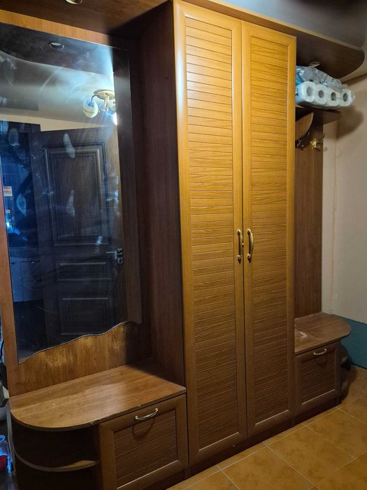Шкаф в прихожую.