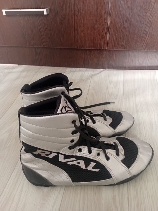 Боксеркие кросовки Rival