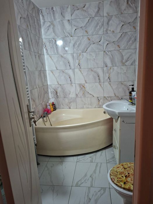 Apartament 3 camere, 75 mp – Complet renovat, | Etaj 1 | Rovinari