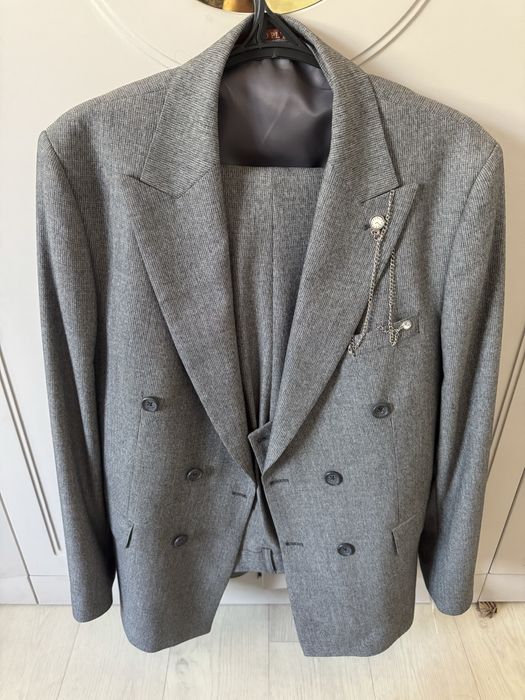 Продам Мужской костюм-тройка