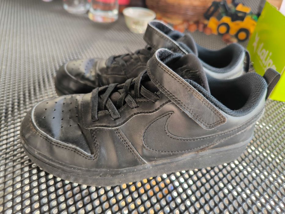 Кожени обувки Nike