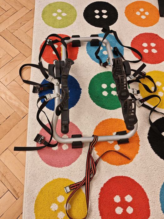 Suport de 3 biciclete  cu prindere pe haion