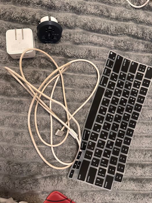 MacBook Air 15″ M4, 2025 года 512гб