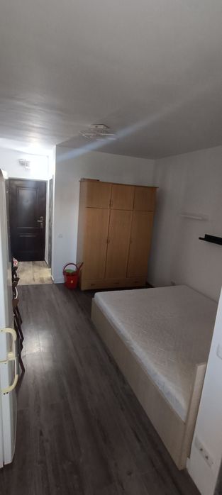 Proprietar închiriez garsonieră