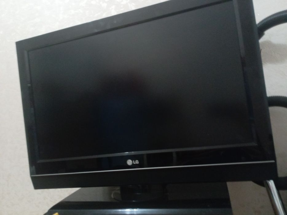 Телевизор LG в хорошем состоянии