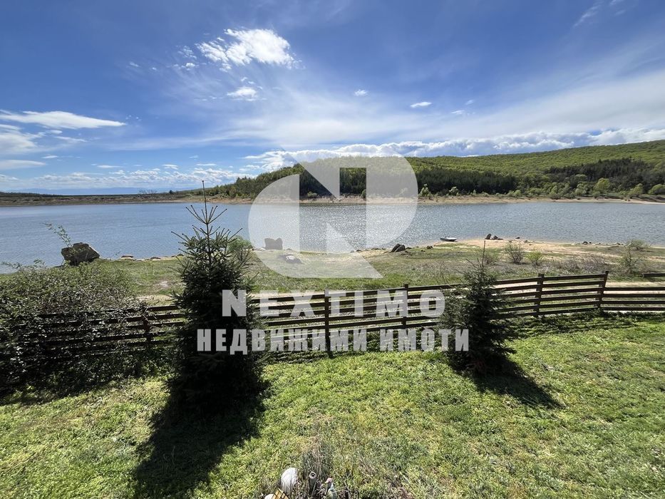 Продава се Къща в Брезово - 430 кв.м за 649 €/кв.м - Снимка #1