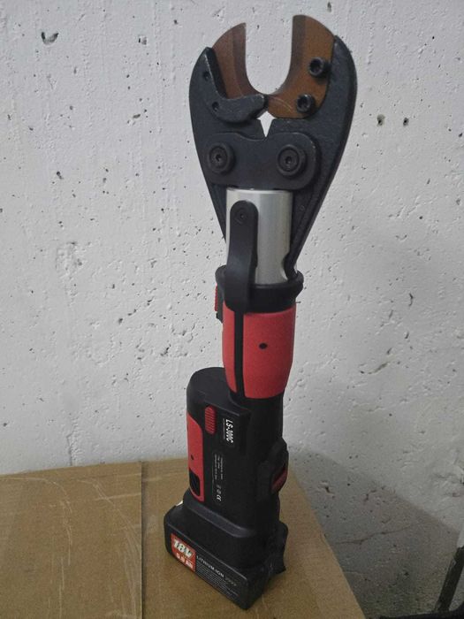 masina sertizat 3 in 1, 2 baterii 5Ah, bacuri TH U M V,  cabluri CU/AL