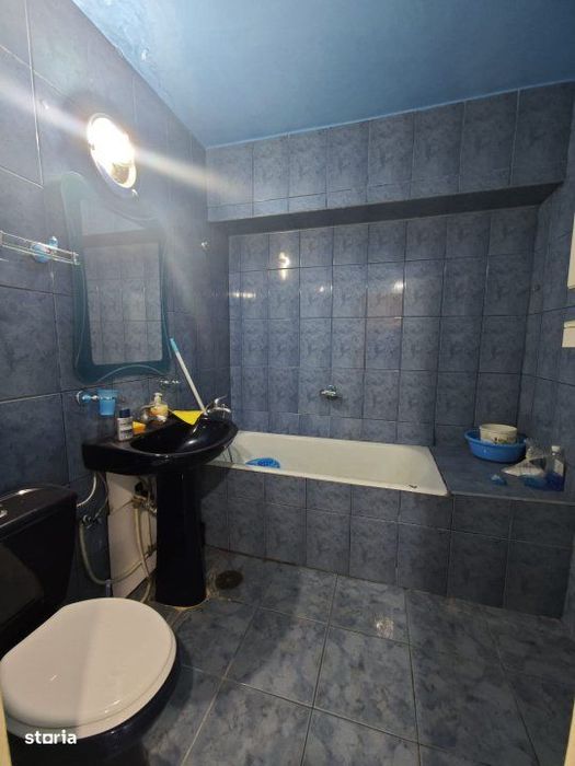 Apartament de vanzare, cu 3 camere spatios, etaj 1, zona Parcul Mara