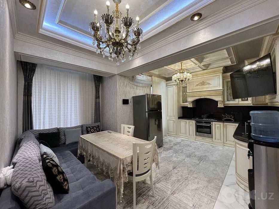 4-комнатная квартира 135 м², Мирзо-Улугбекский район, 2 этаж