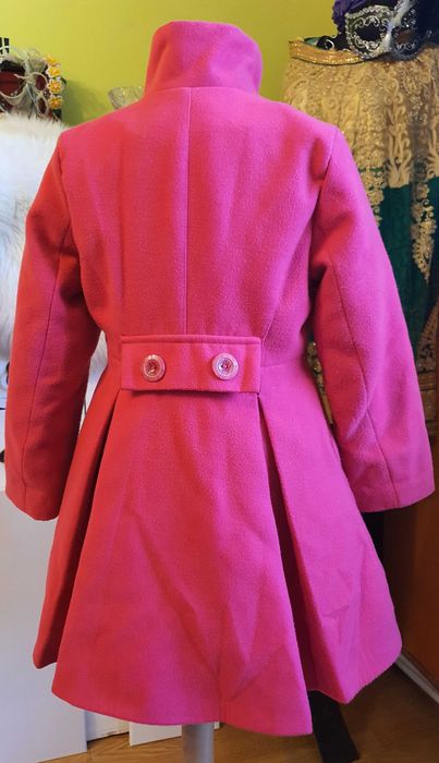 Palton de culoare roz cambrat marimea 128