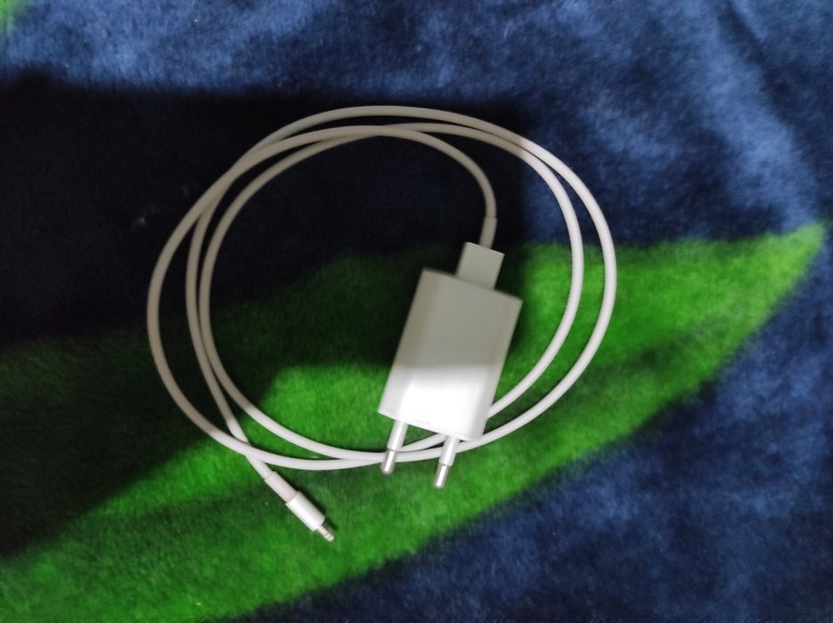 Зарядка для айфона