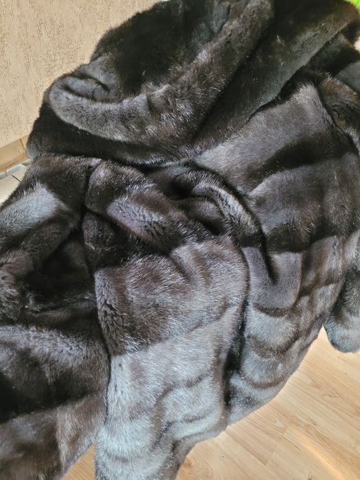 Продам норковую шубу