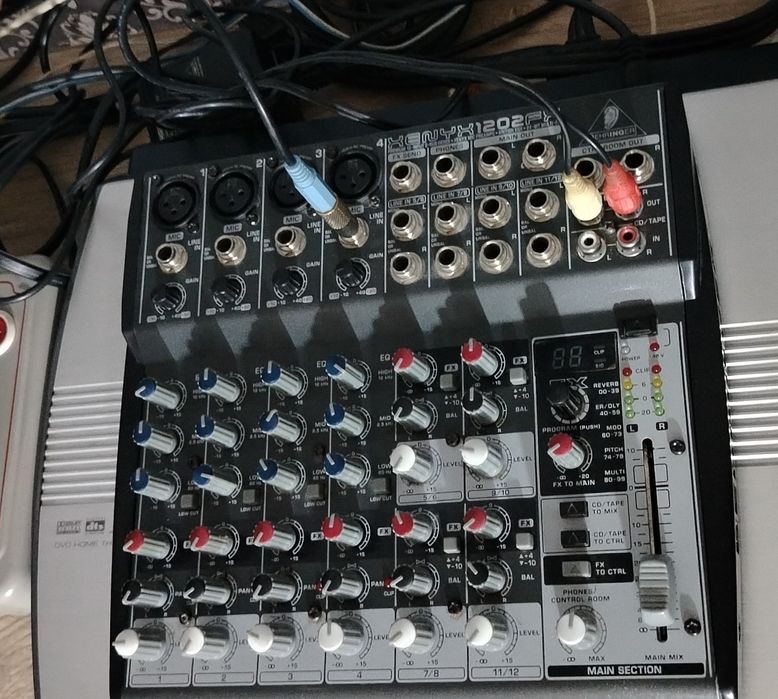 Пулть микшерный Henyh 1202-Fh