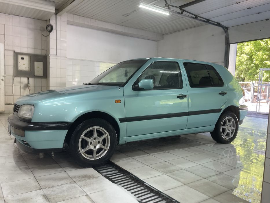 Продам хорошой Автомобиль Golf 3 , гольф 3
