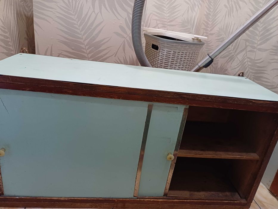 Тумбочка для инструментов