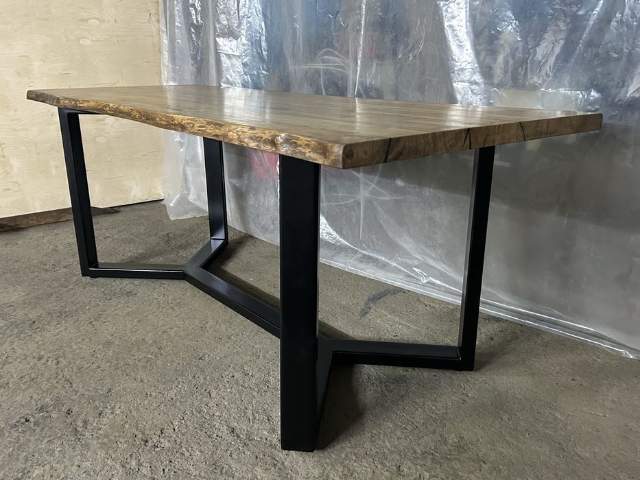 Продам стол из массива дуба