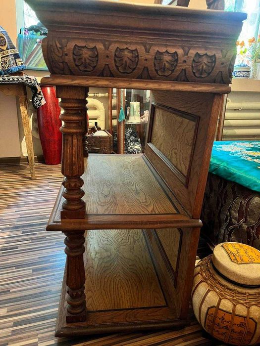 Купит туалетный столик, винтаж, камод мебел, ташкент,трюмо, антиквар