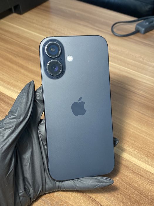 iPhone 16 • 128 GB • Black