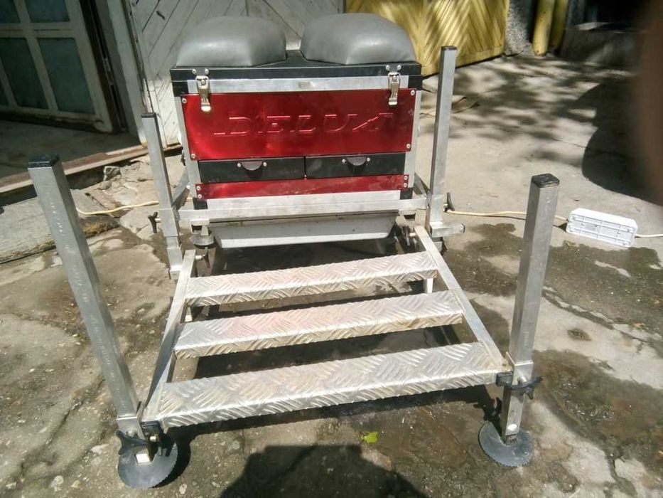 Платформа за риболов DELUX и карбонова щека за 11м. TEHNIQE