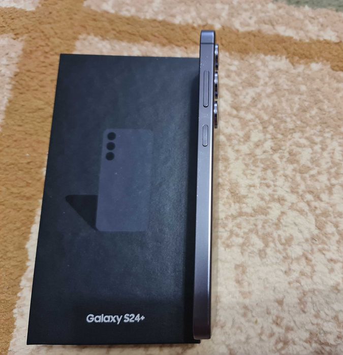 Телефон Samsung S24+