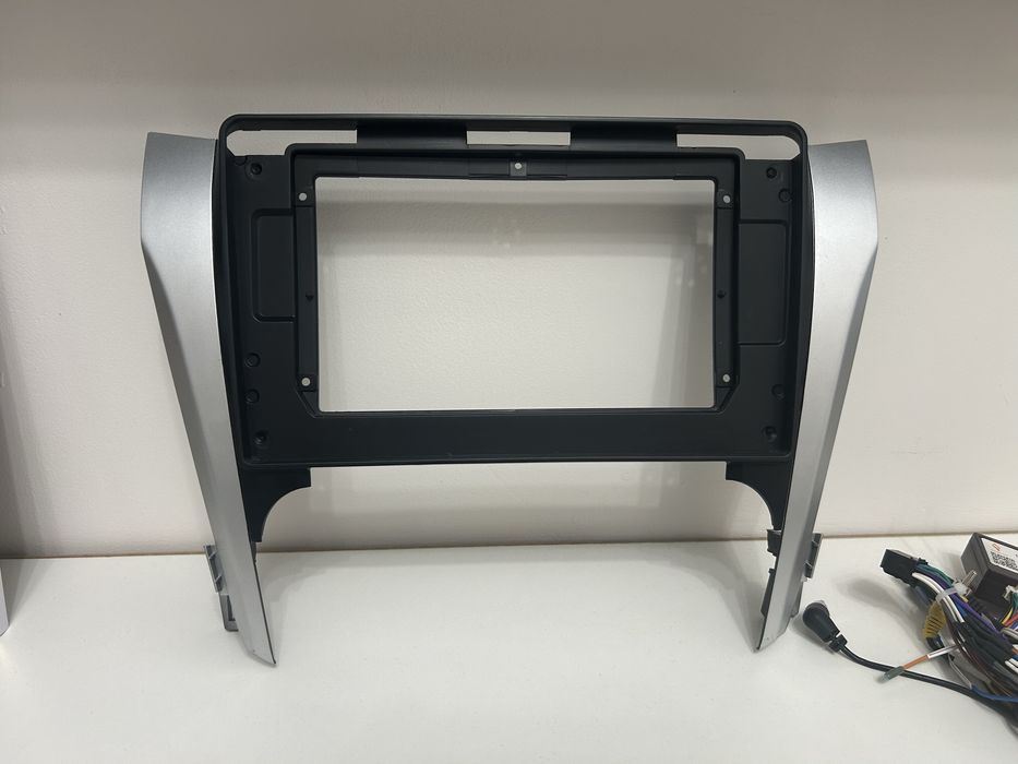 Рамка и кан бус для андроид на камри 50 Европеец