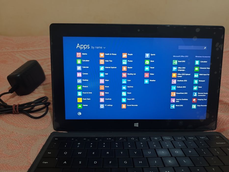 Microsoft Surface RT (2012) Windows 8.1 RT ARM, 2/64 Gigabyte Xotira