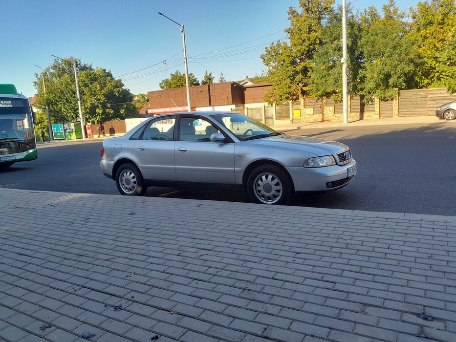 AUDI A4 2001 — imagine 2