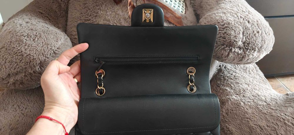 Chanel classic flap чанта