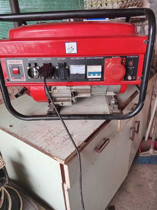 Generator de curent 12v/220V/380V