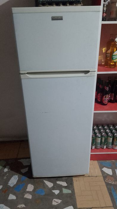 Двух камерный холодильник