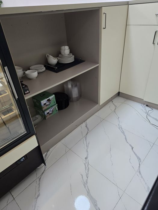 Продам почти новый ресепшен