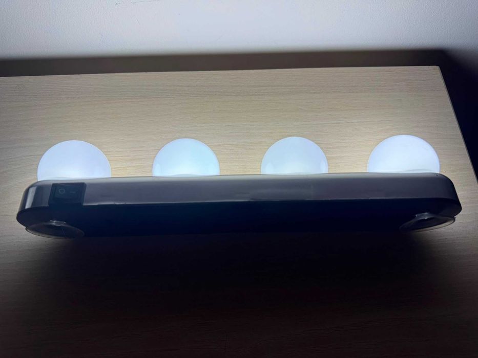 Lumină LED pentru oglindă machiaj Equatech, 4 becuri