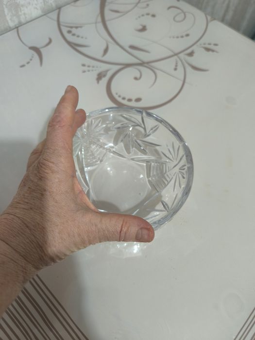 Хрустальная вазочка-конфетница