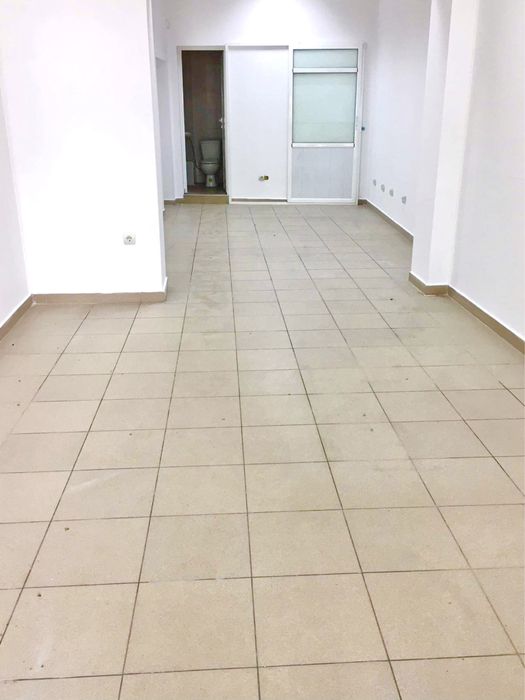 Дава се под наем Магазин в Пещера - 33 кв.м за 306 € - Снимка #1