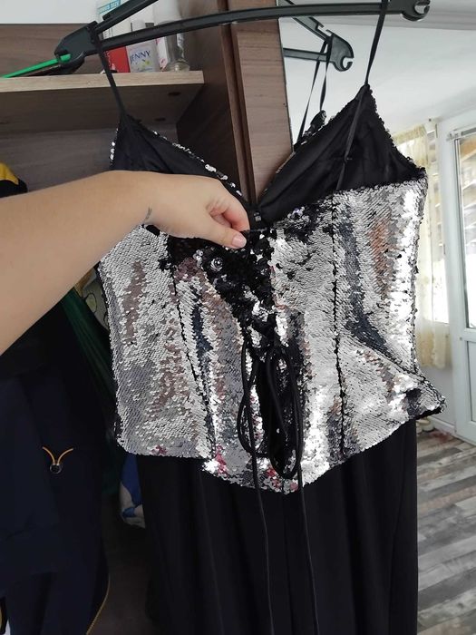 Черна рокля размер М