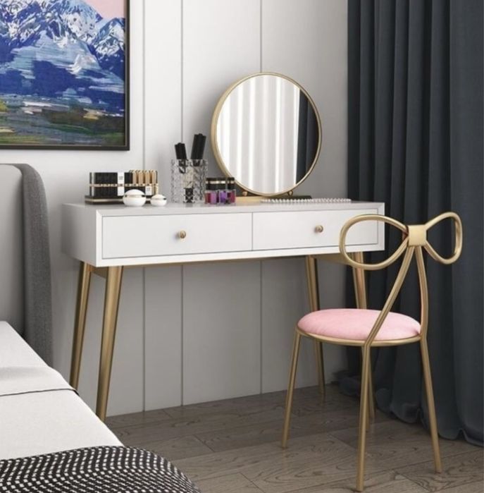 Туалетный столик