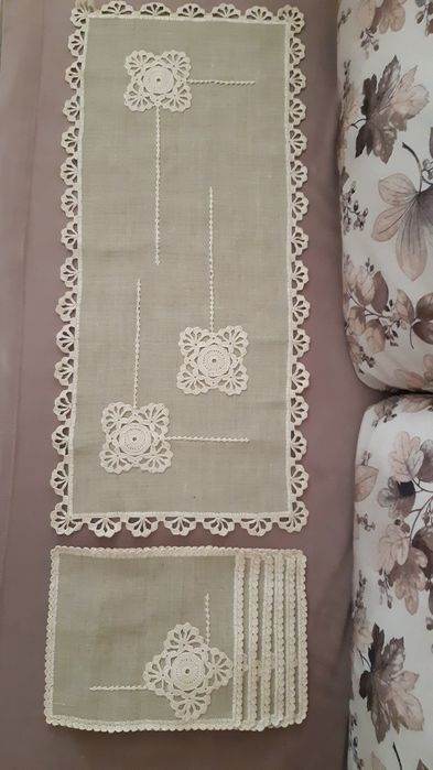 Тишлайфери с вградени елементи ръчна бродерия  цени в описанието,