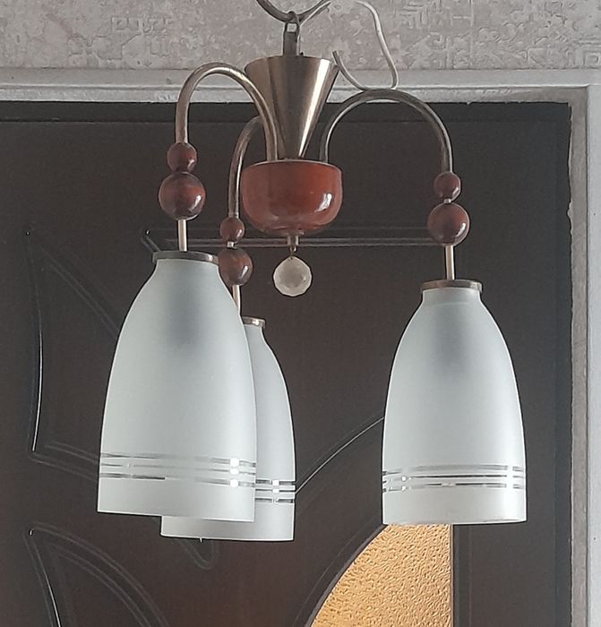 Люстры продаётся