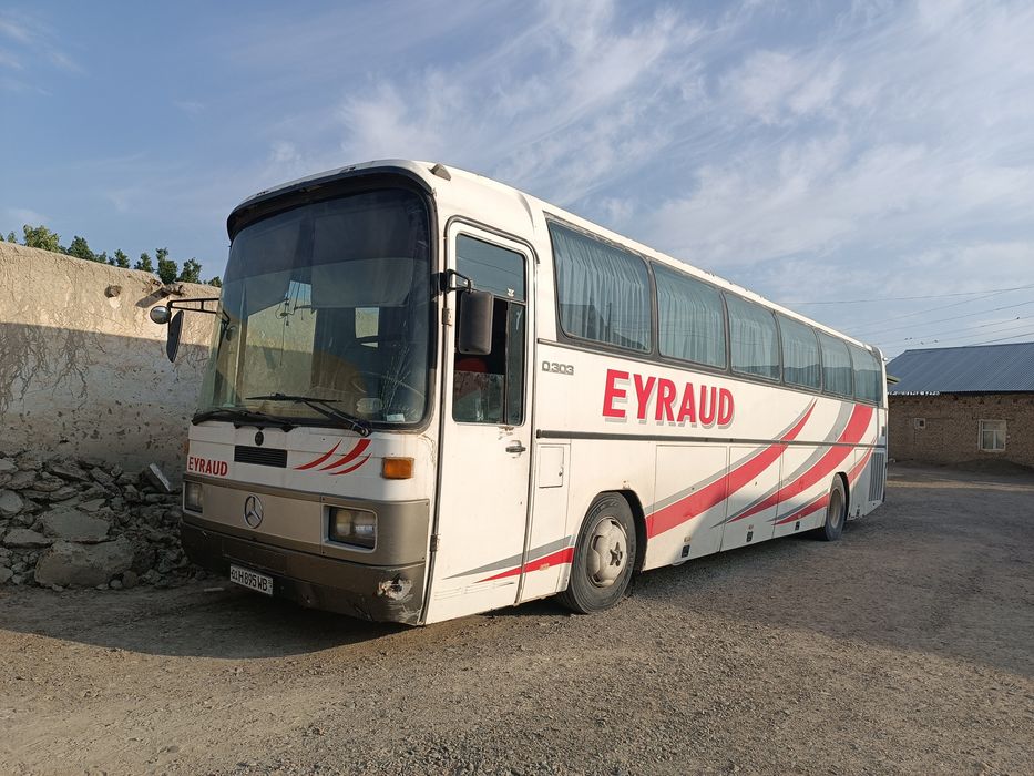 Mercedes bens avtobus sotiladi