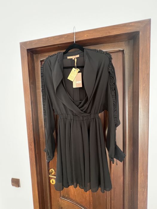 Vand rochie Babylon neagra noua