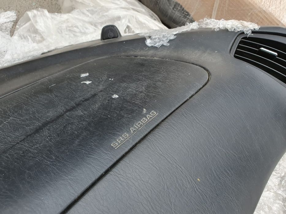 Серая панель Lexus RX300