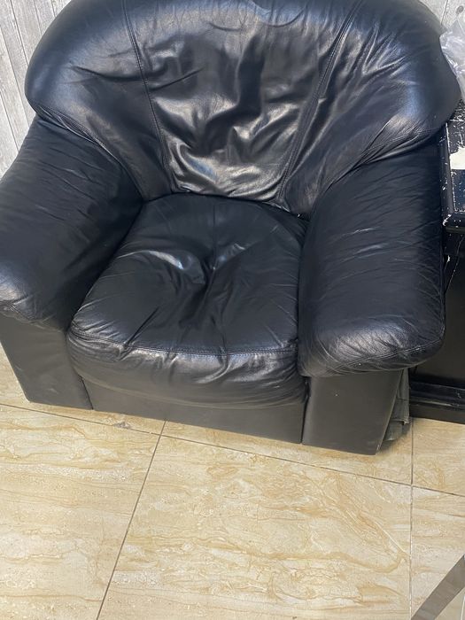 Продам кожанный кресло 30 000