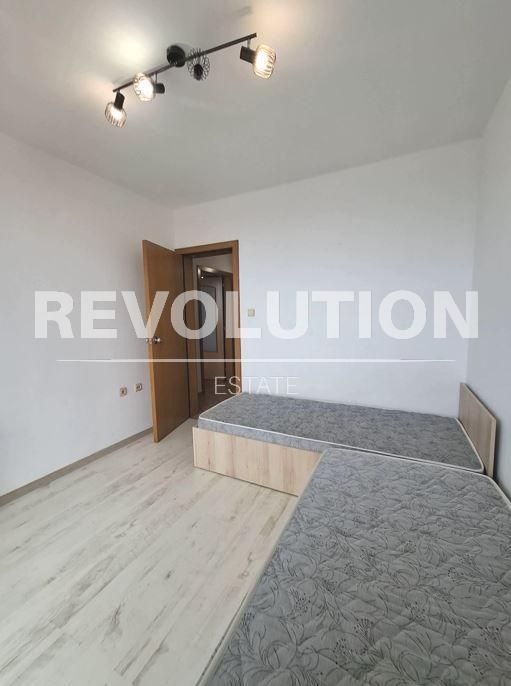 Дава се под наем Тристаен апартамент в Варна, ВИНС - 74 кв.м за 598.23 € - Снимка #3