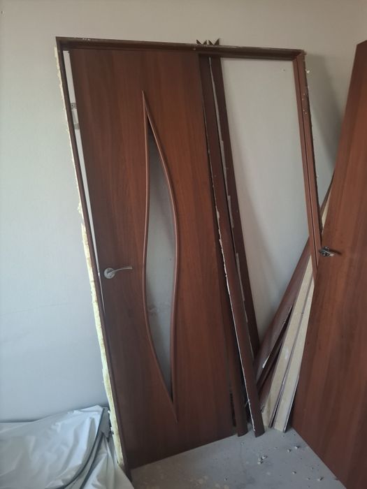 Продам срочно двери межкомнатные  б/у!